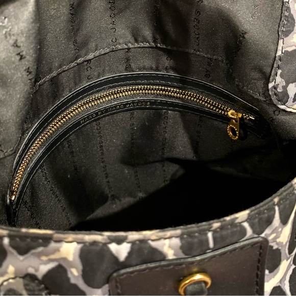 Marc by Marc Jacobs Preppy Nylon Natasha (Elephant Grey Leopard) Crossbody Bag - Picture 5 of 9